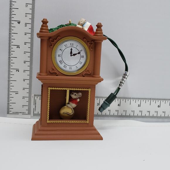 1994 Hallmark Clock w/ Pendulum Holiday Christmas Ornament Display - Picture 8 of 8